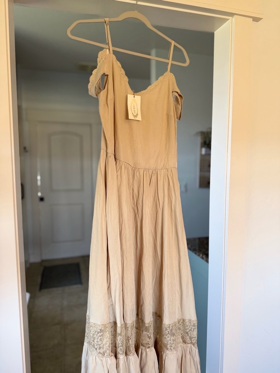 Joyfolie Dresses & Skirts - Joyfolie Neutral Beige Lace-Trim Maxi Dress